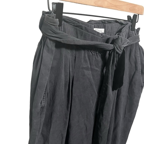 Daily Ritual Gray Belted Tapered Pants - Picture 8 of 11